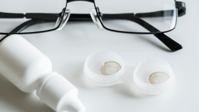 How Hot & Cold Weather Affects Contact Lenses & Glasses